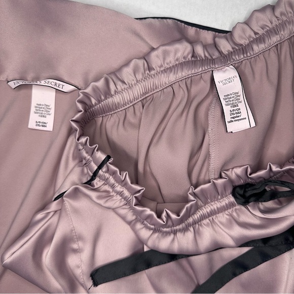 Victoria’s Secret | Women's Pink & Black Satin Matching Pajama Set | Size Small - Picture 6 of 6